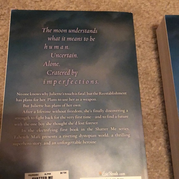 Shatter Me and Unravel Me by Tahereh Mafi - Picture 2 of 3